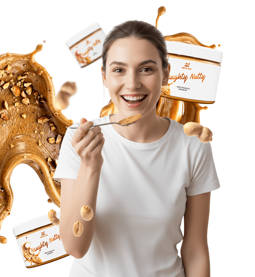 Femeie zâmbitoare gustând pasta de nuci a lui NN